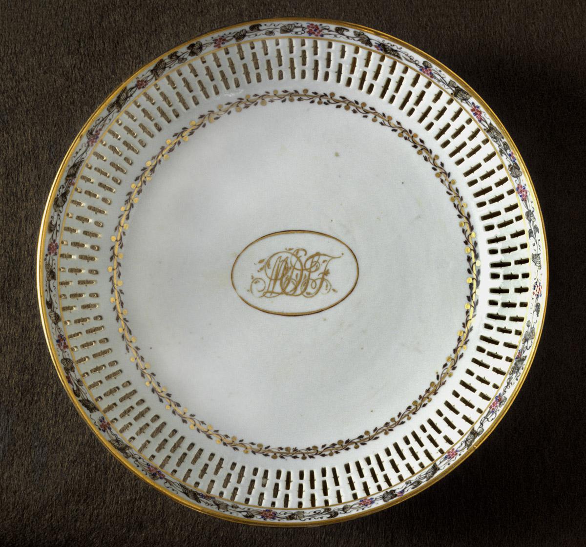 1966.0581.112 Bowl, view 2