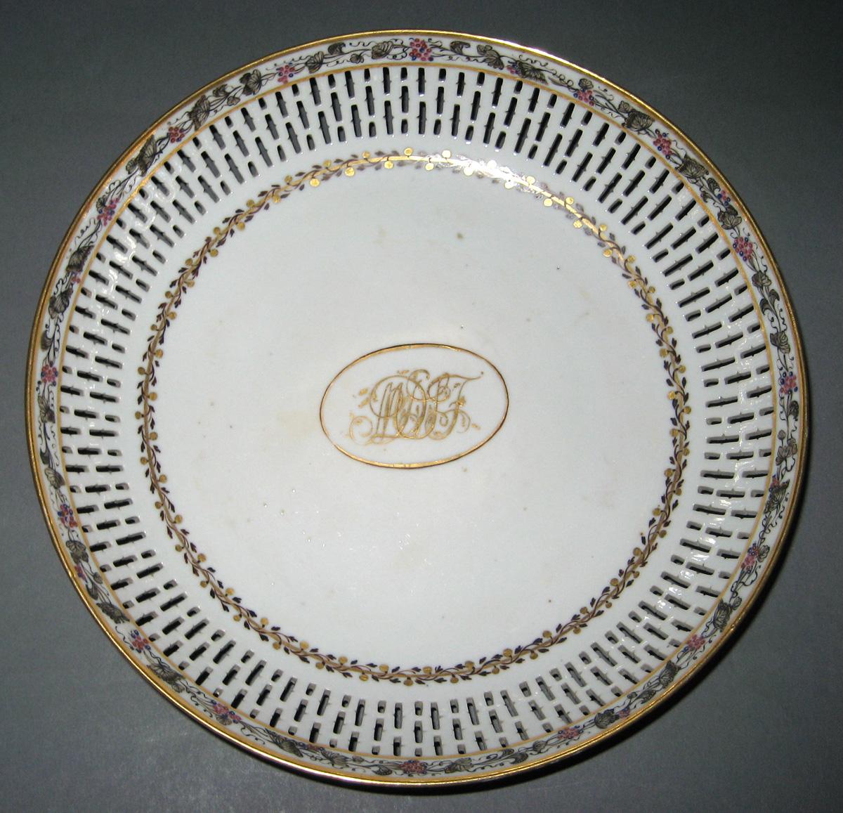 1966.0581.112 Porcelain Bowl