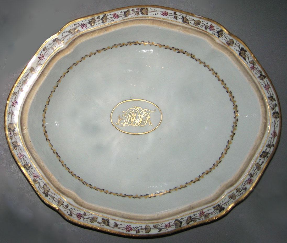 1966.0581.117 A, B Dish interior