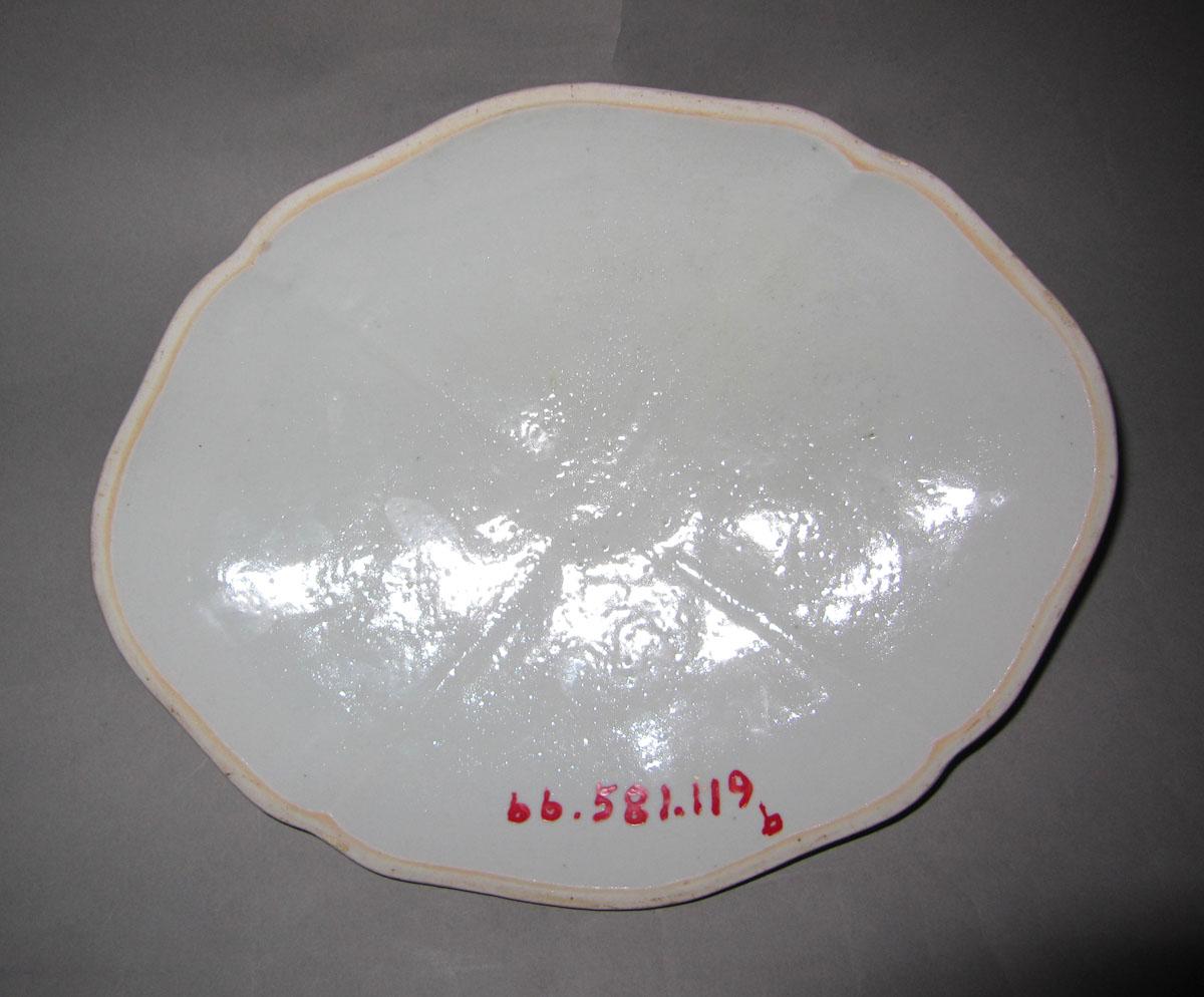 1966.0581.119 B Porcelain dish cover underside