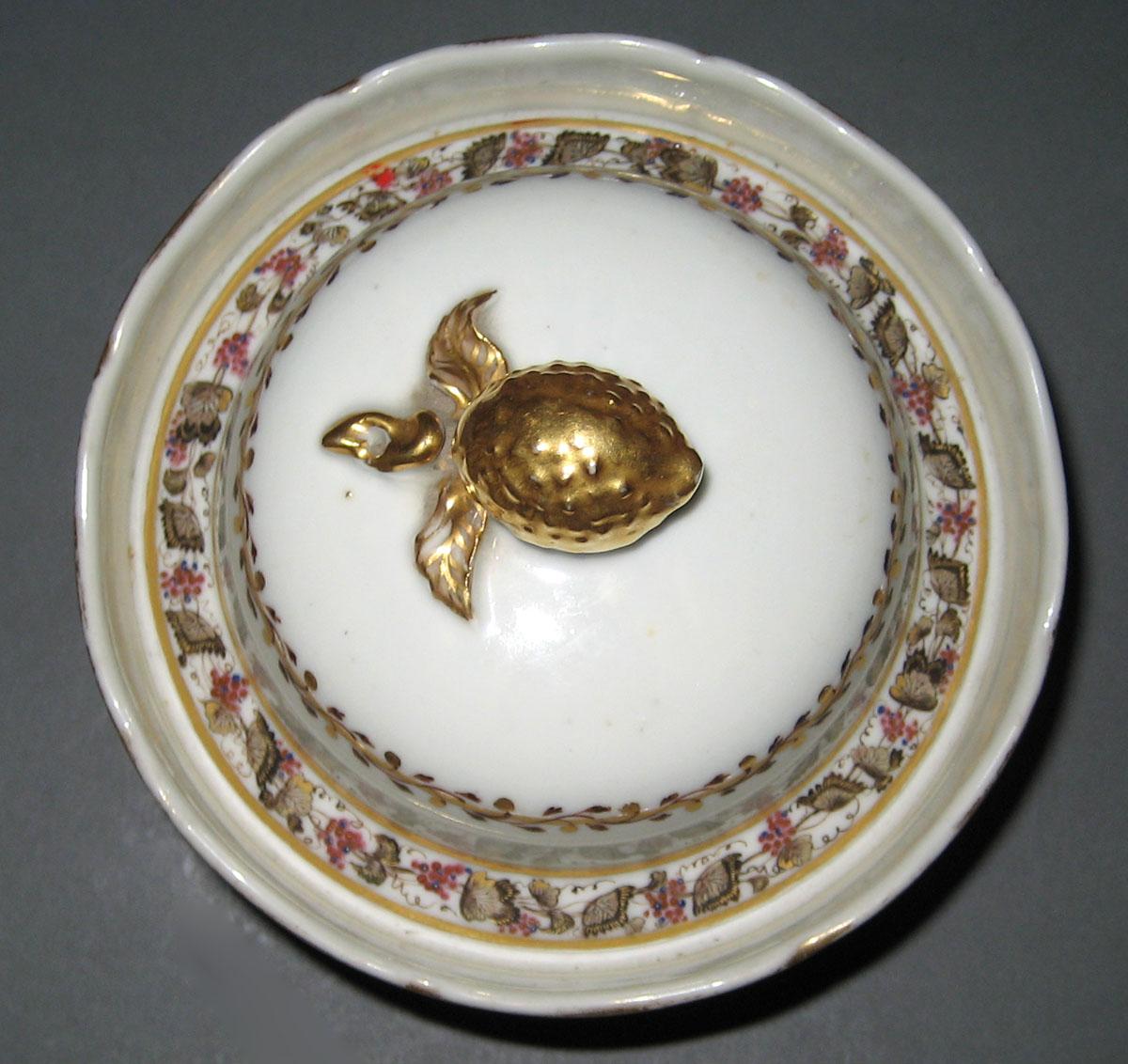 1966.0581.121 A, B Porcelain Dish, Butter Dish top view