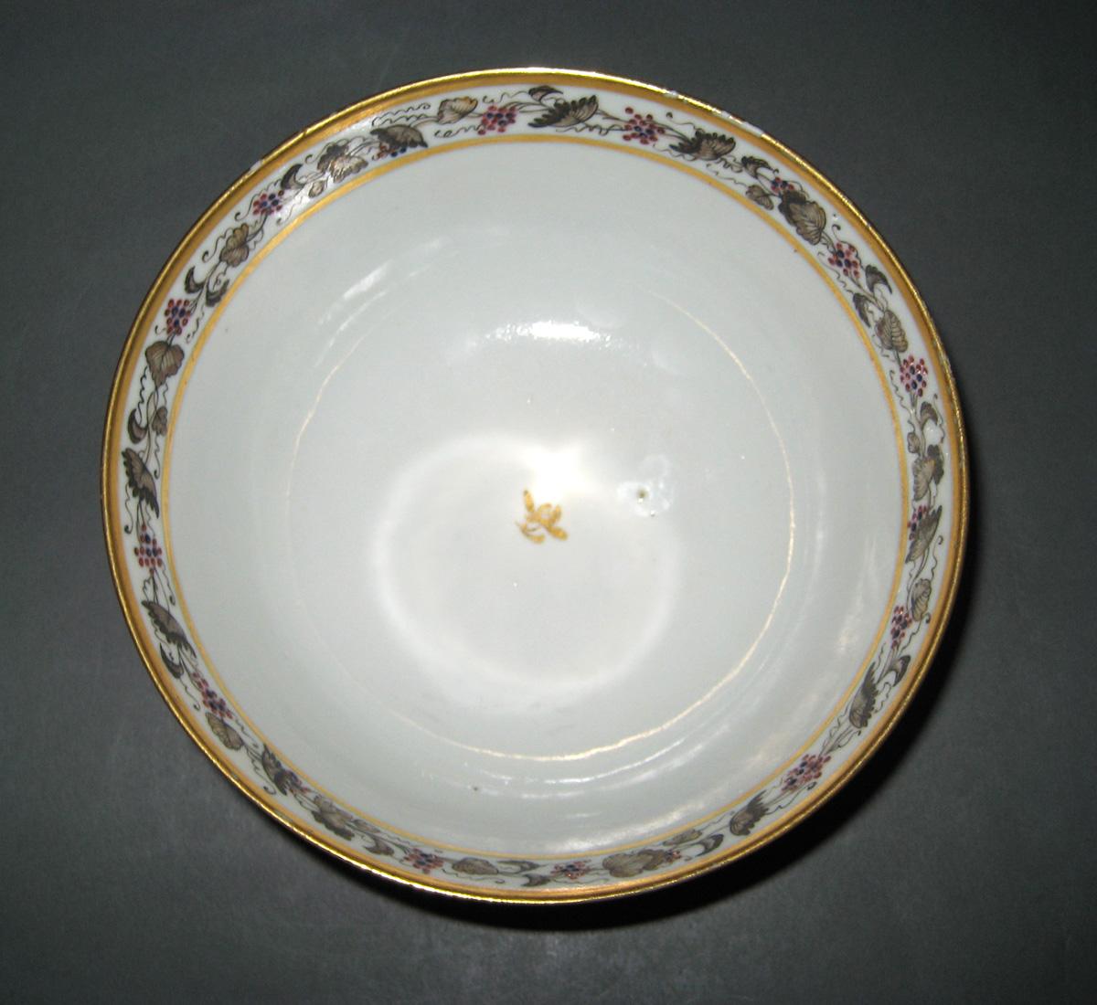1966.0581.122 Bowl top view