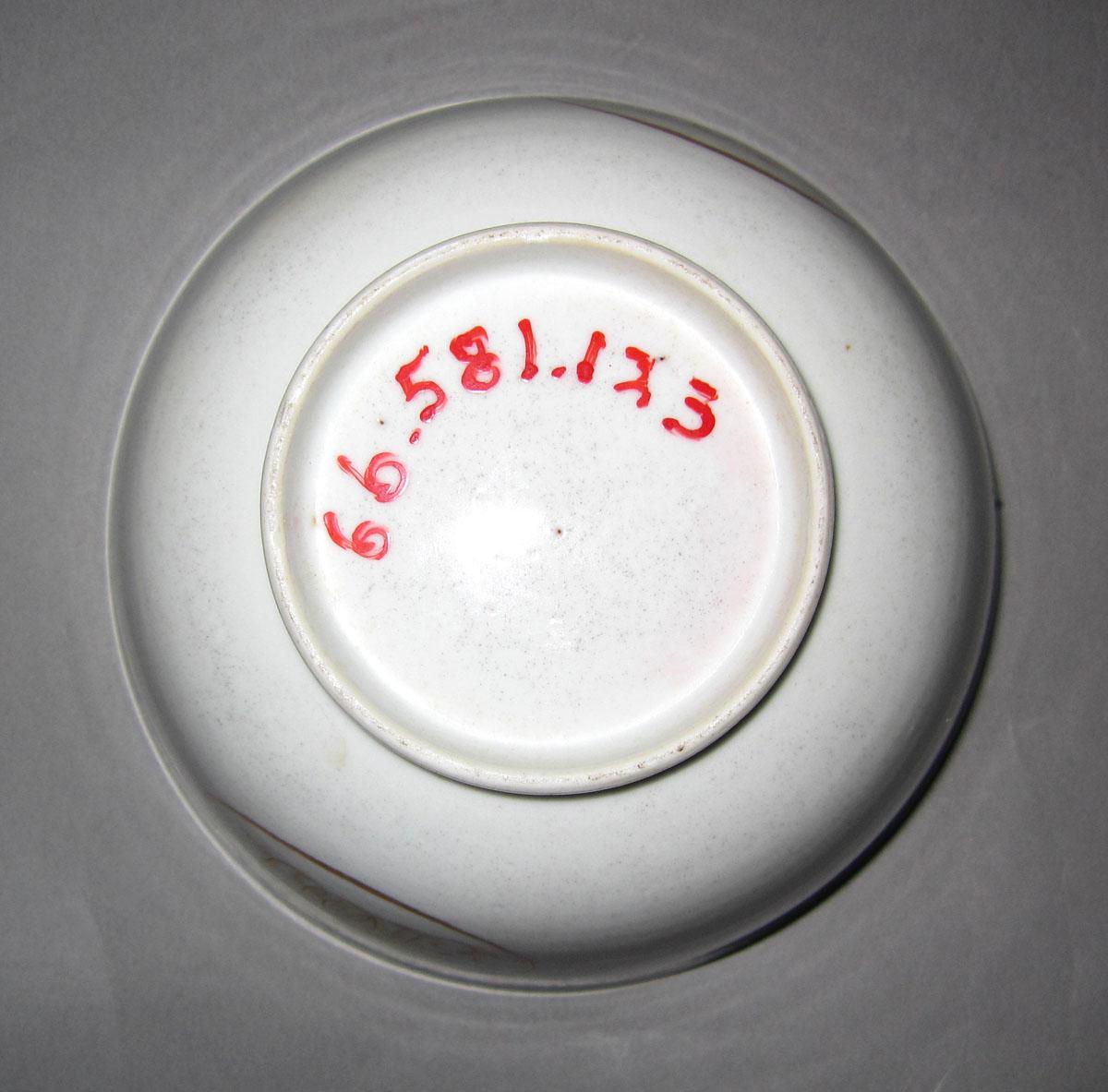 1966.0581.123 Porcelain bowl underside