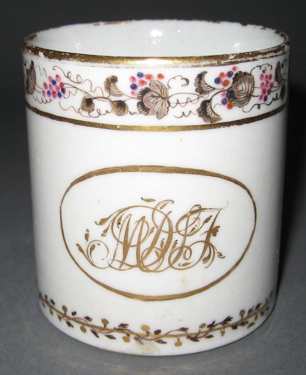 1966.0581.174 Porcelain Cup front view