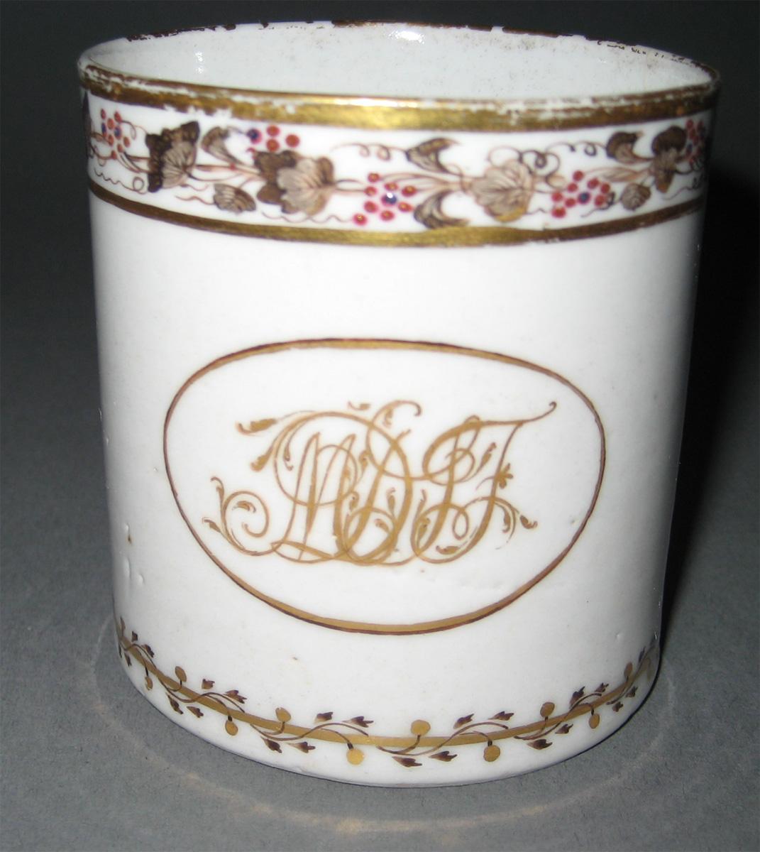 1966.0581.175 Porcelain Cup front