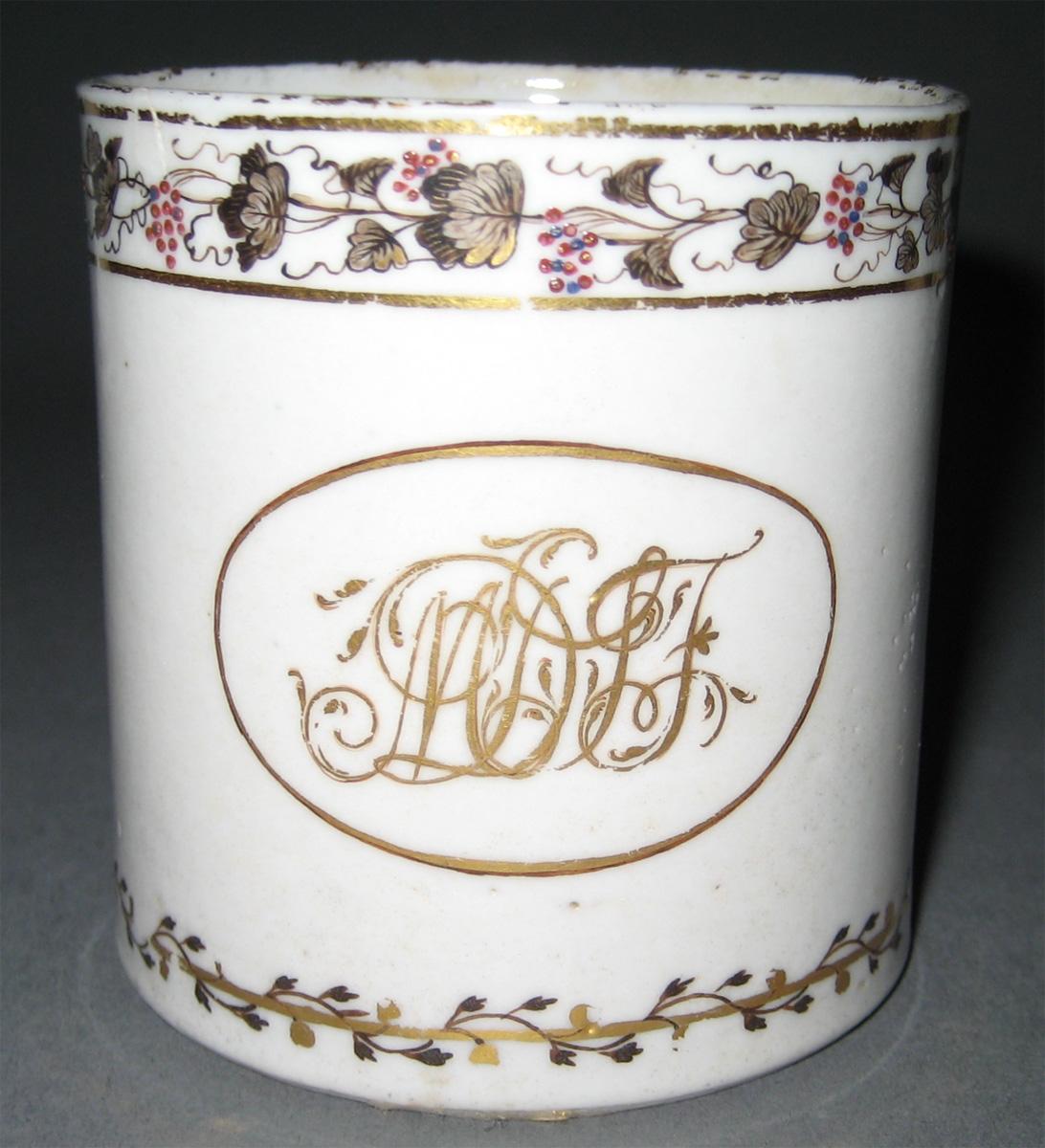 1966.0581.181 Porcelain Cup front