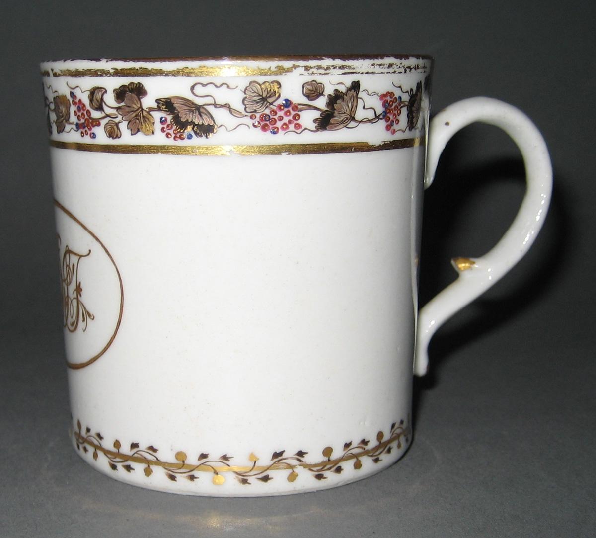 1966.0581.182 Porcelain Cup side view