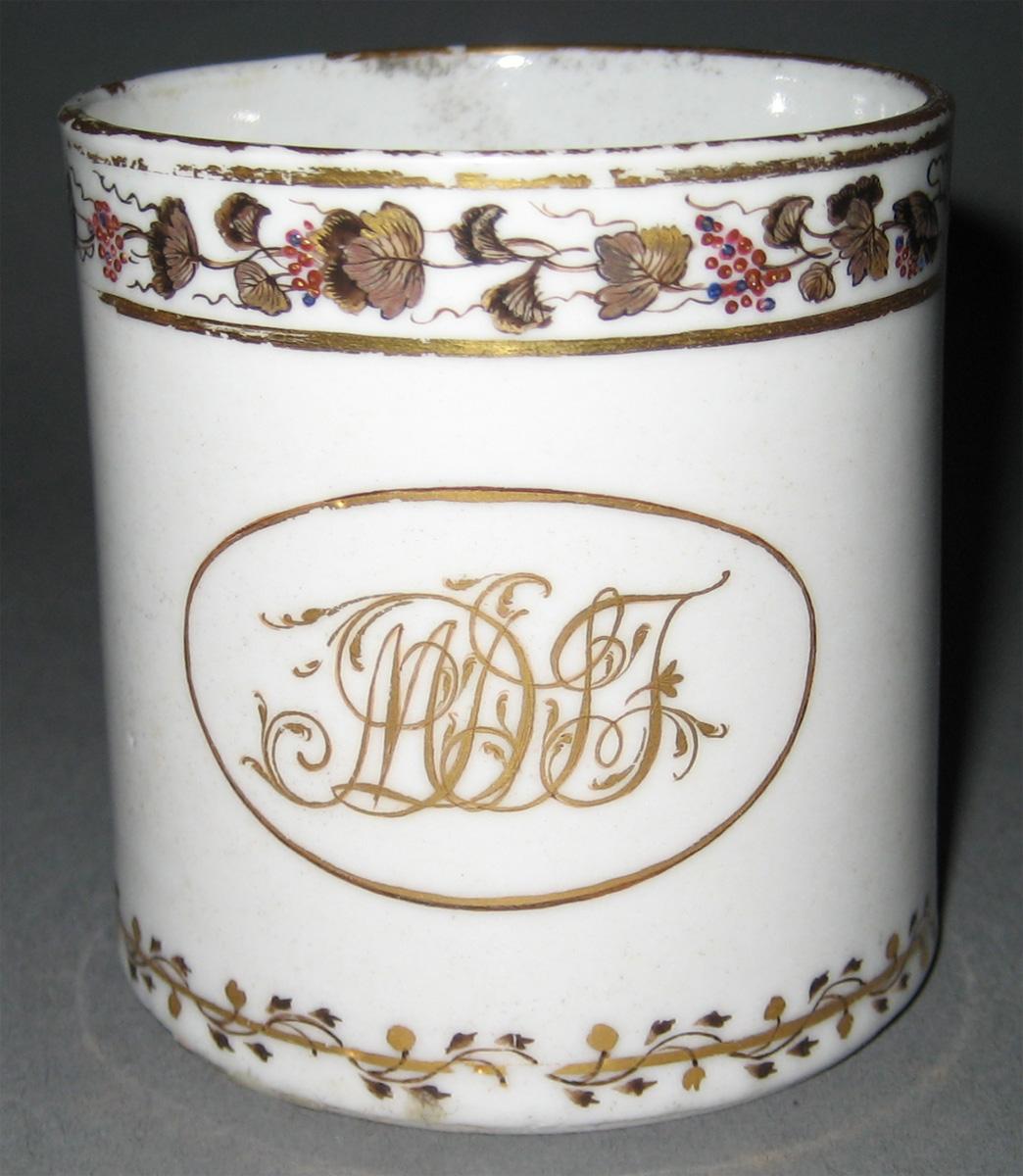 1966.0581.182 Porcelain Cup front