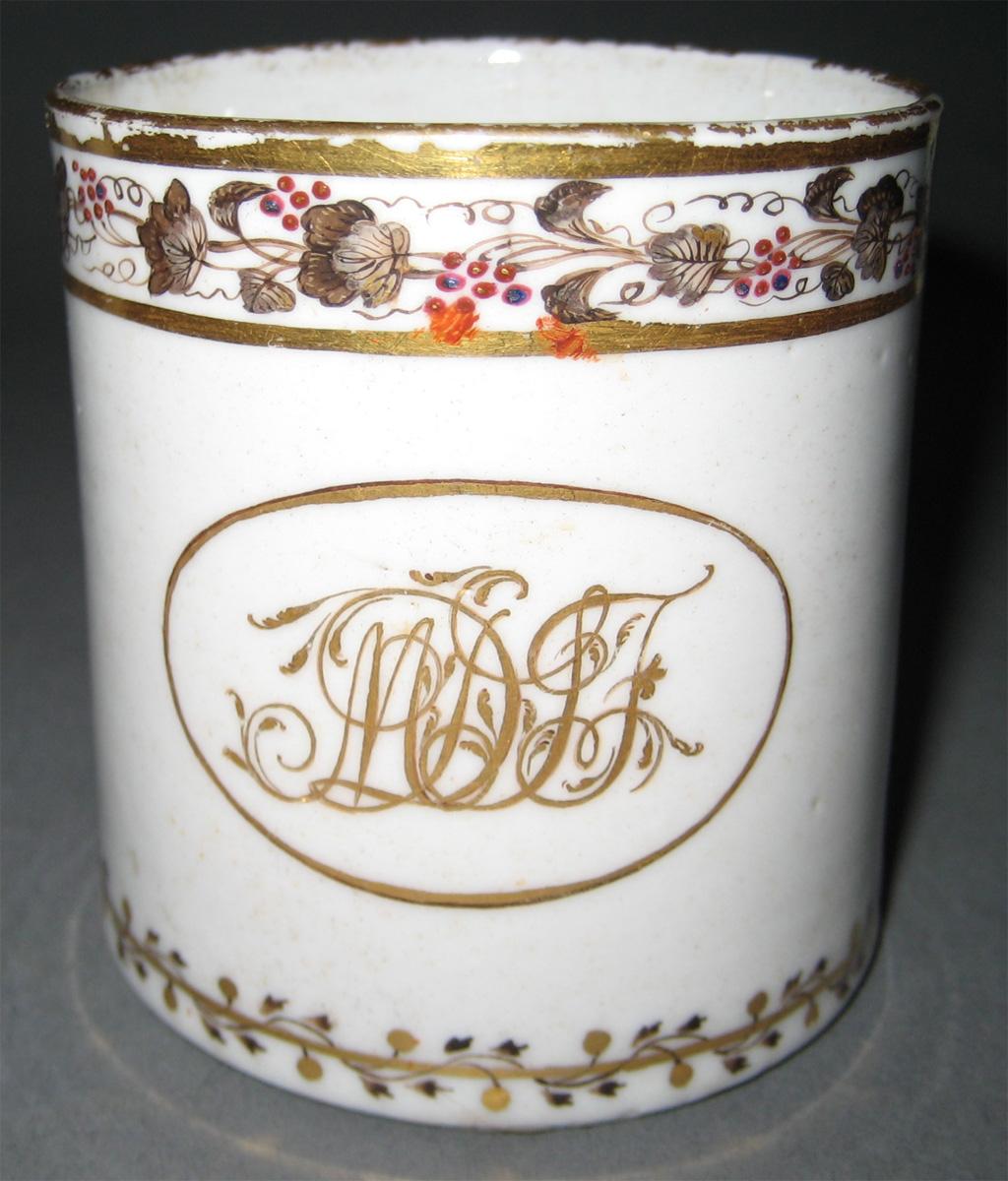 1966.0581.183 Porcelain Cup front