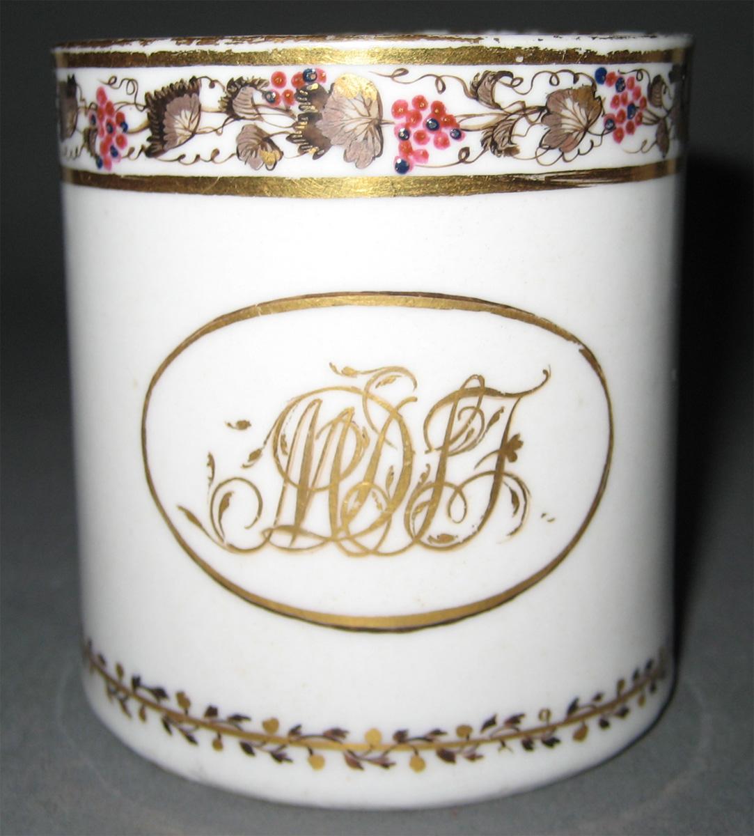 1966.0581.184 Porcelain Cup front