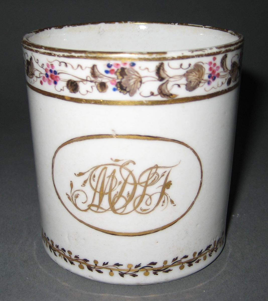 1966.0581.185 Porcelain Cup front