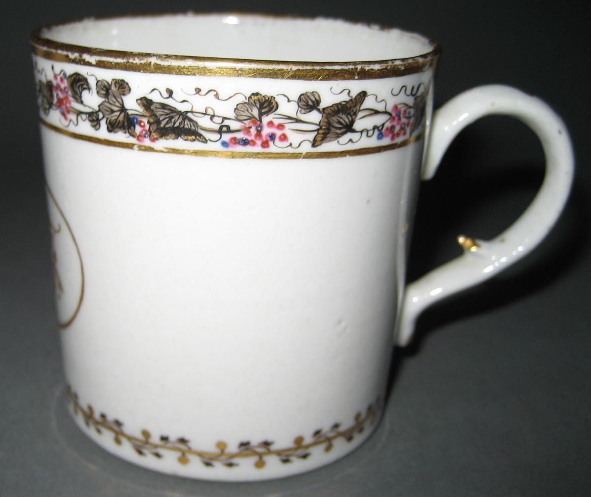 1966.0581.187 Porcelain Cup side view
