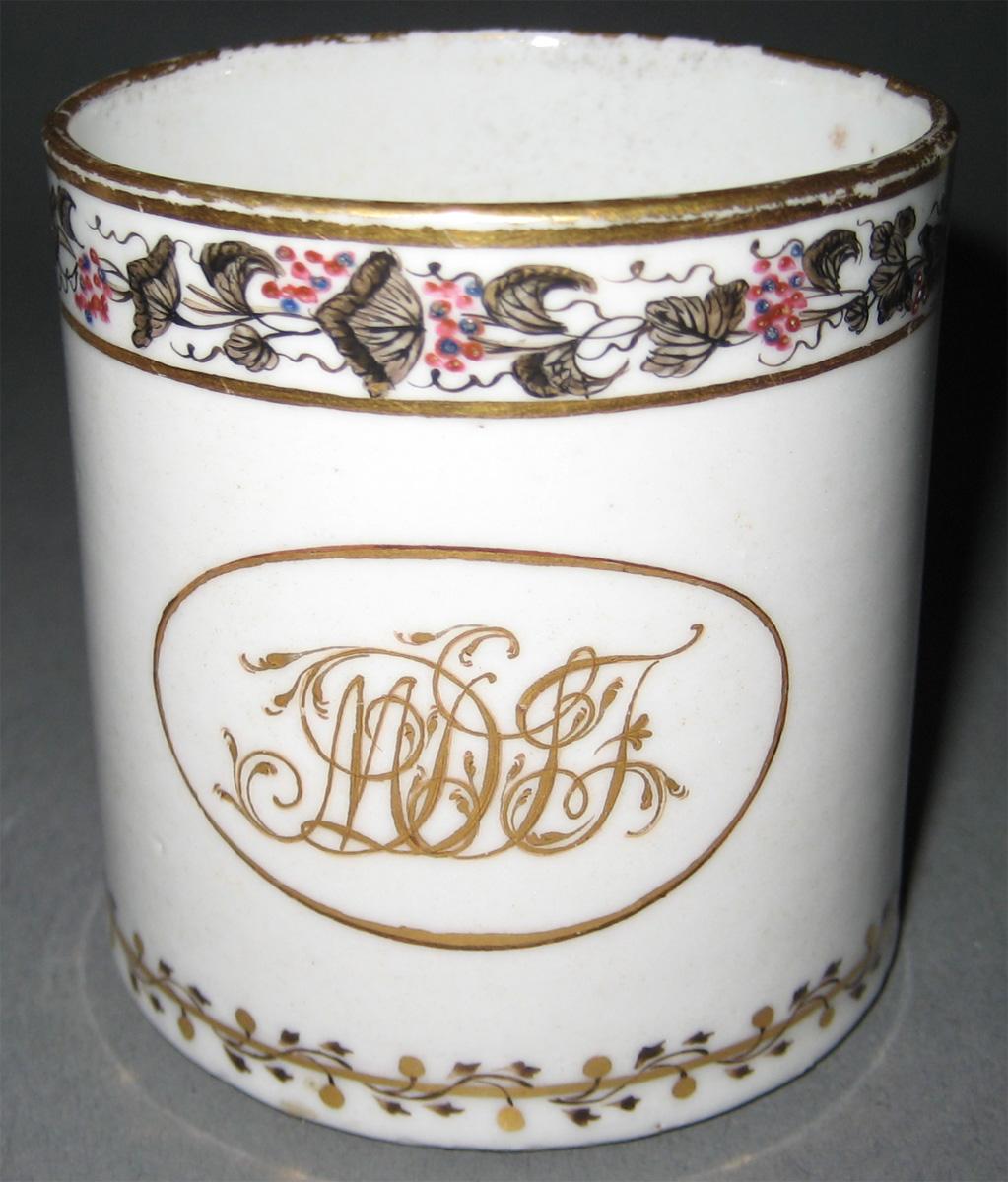 1966.0581.187 Porcelain Cup front