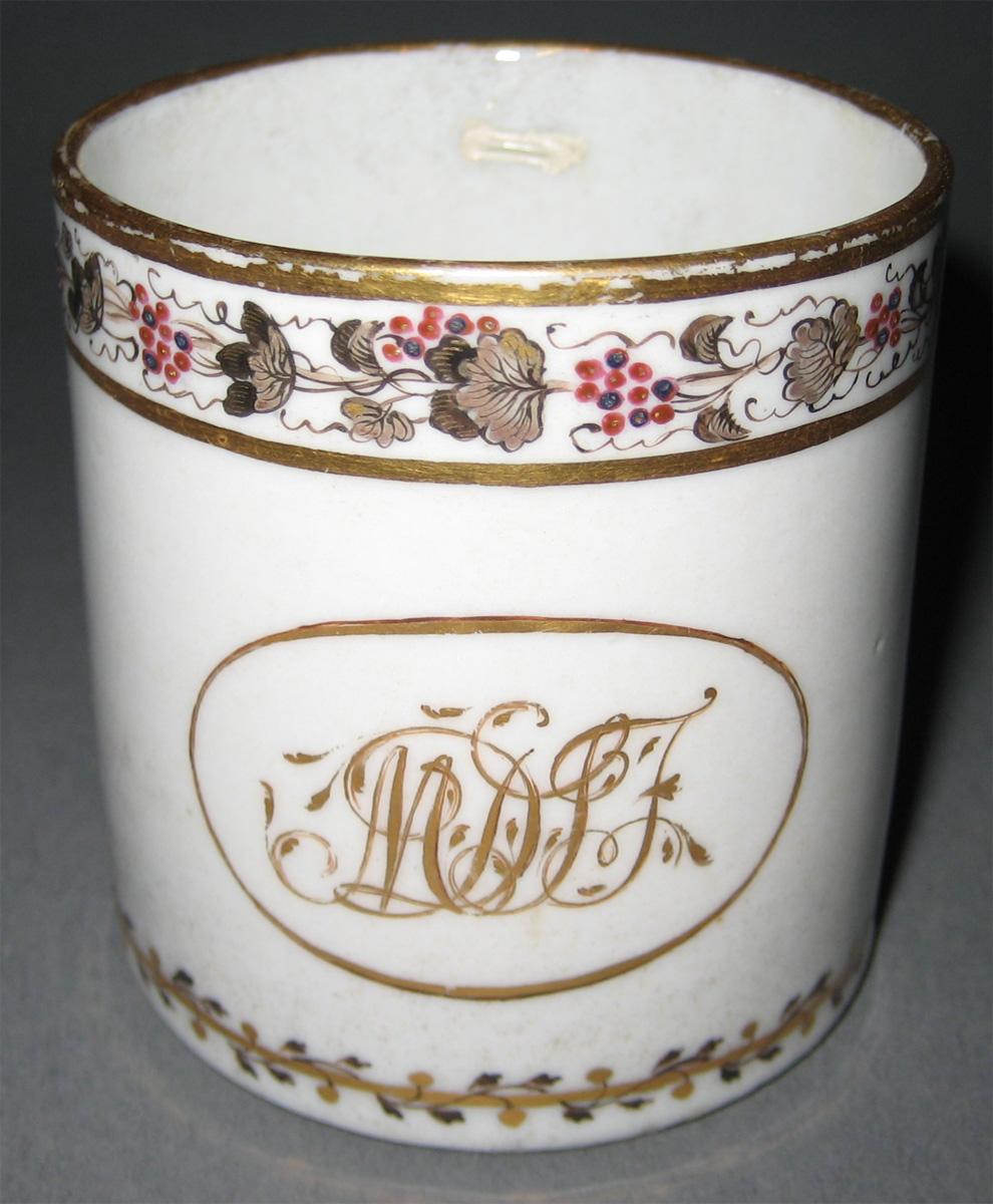 1966.0581.188 Porcelain Cup front