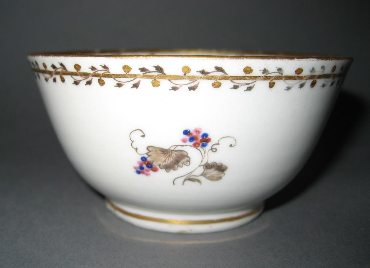 1966.0581.196 Teabowl view 2