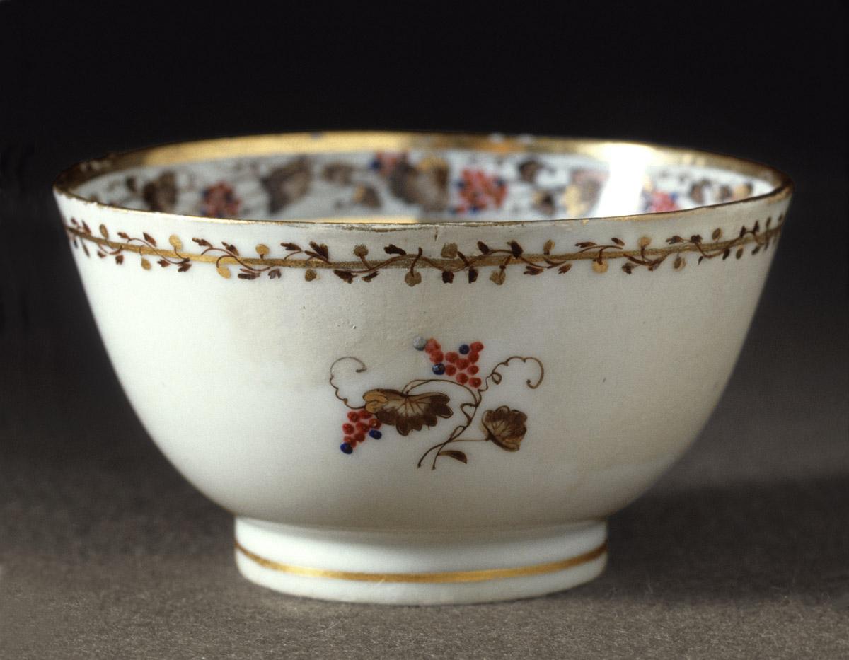 1966.0581.198 Teabowl