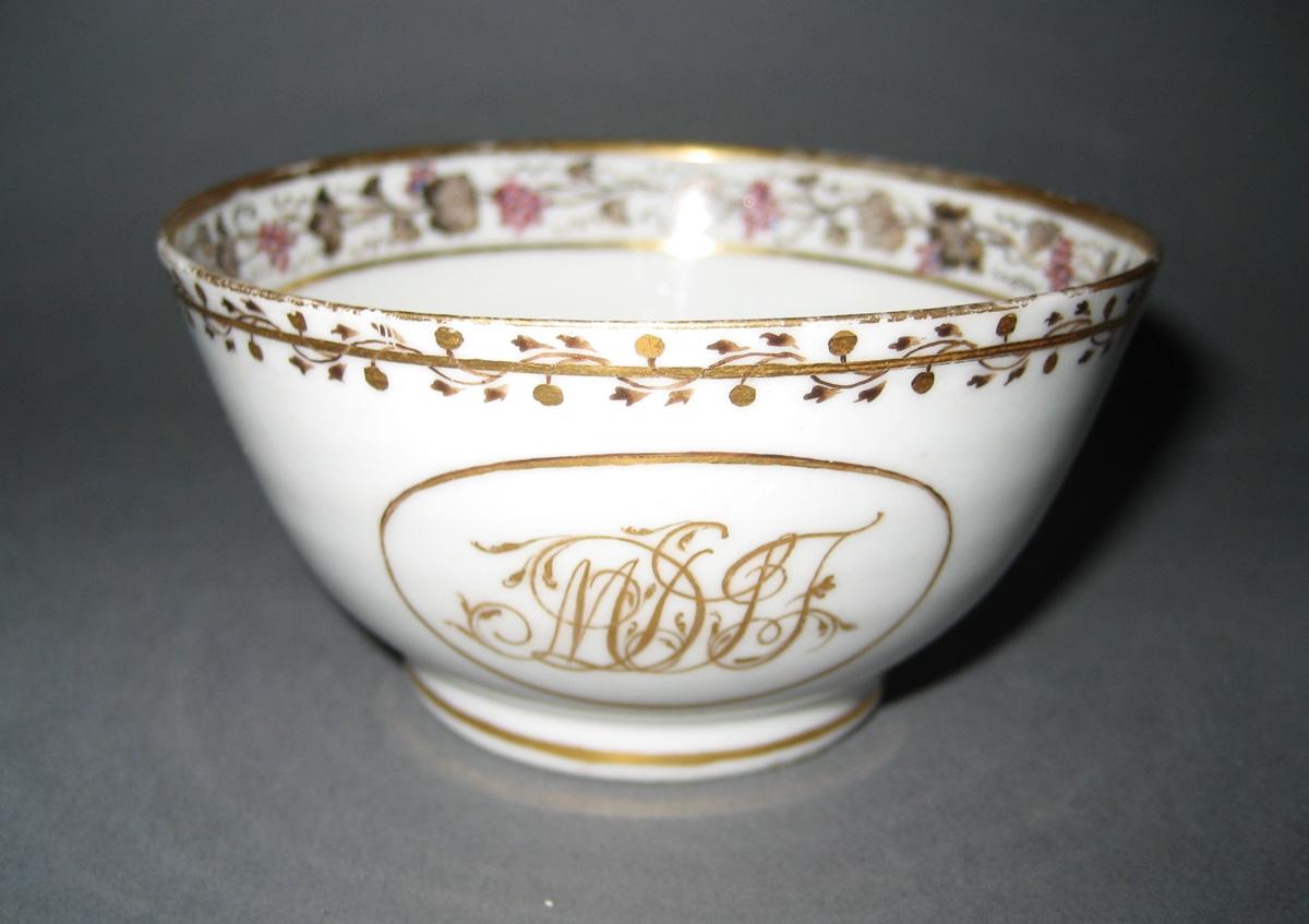 1966.0581.203 Teabowl view 1