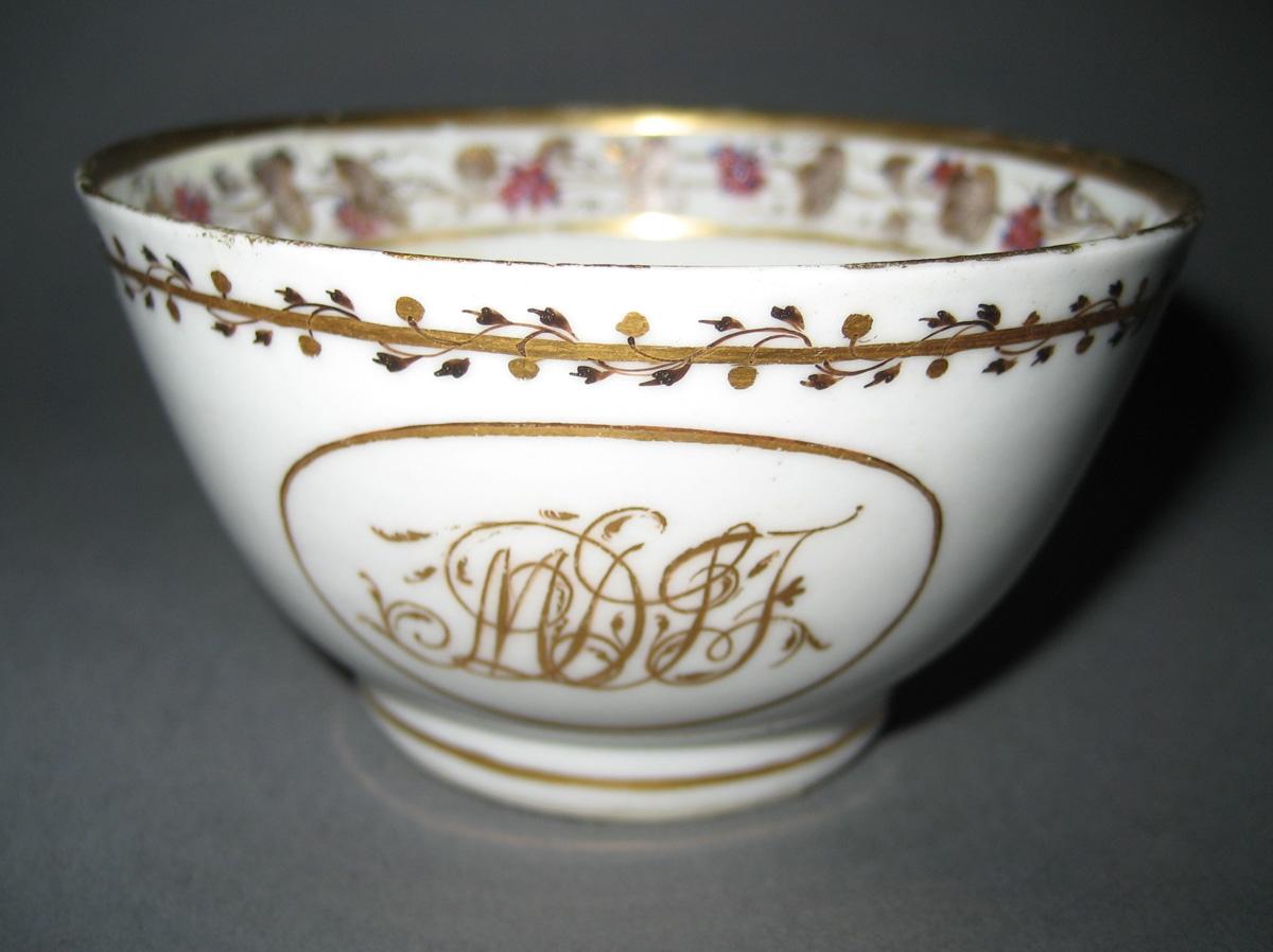 1966.0581.204 Teabowl view 1