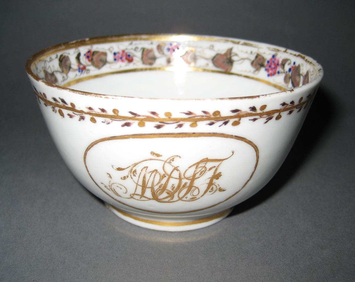 1966.0581.205 Teabowl view 1