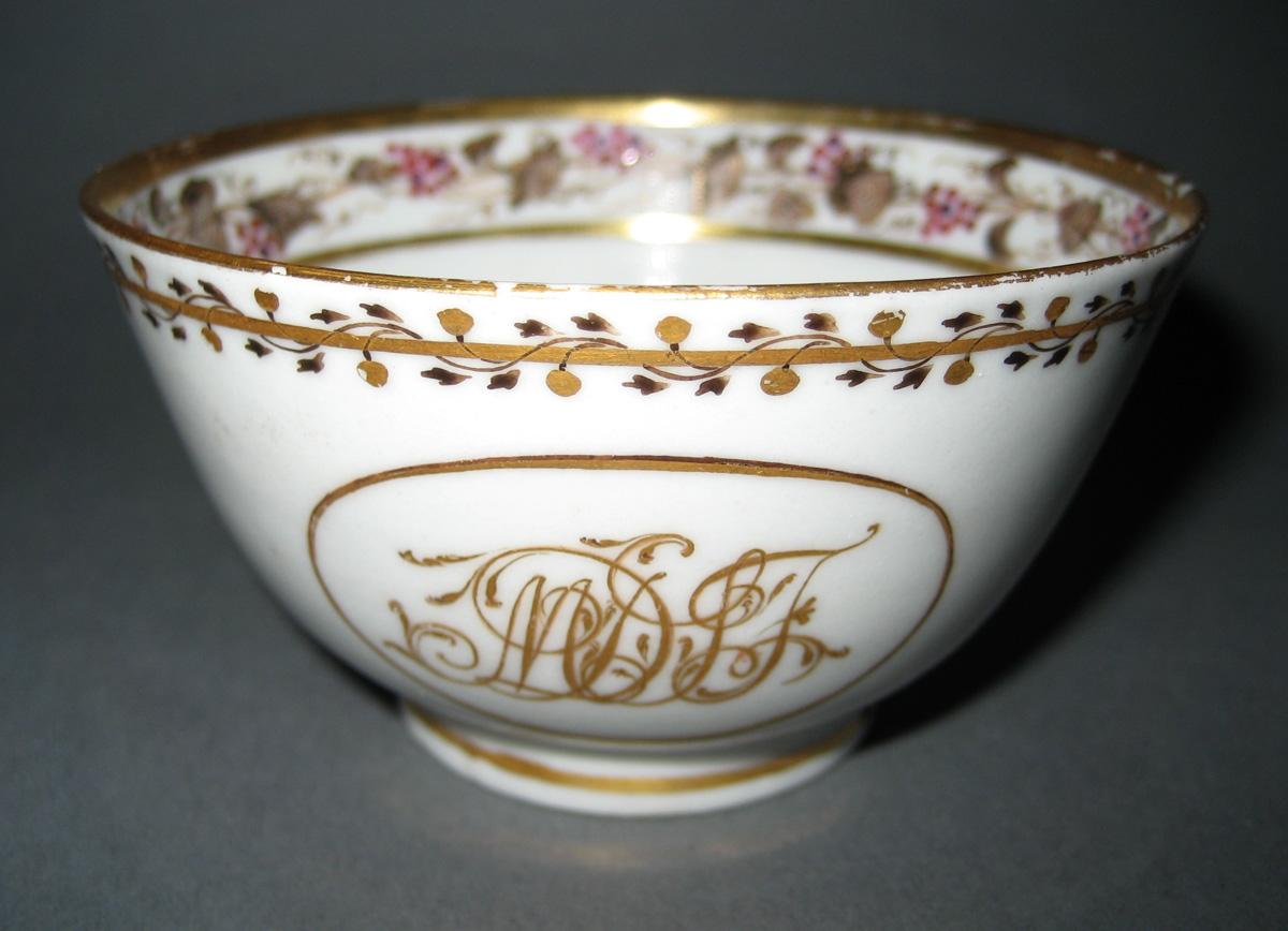 1966.0581.208 Teabowl view 1