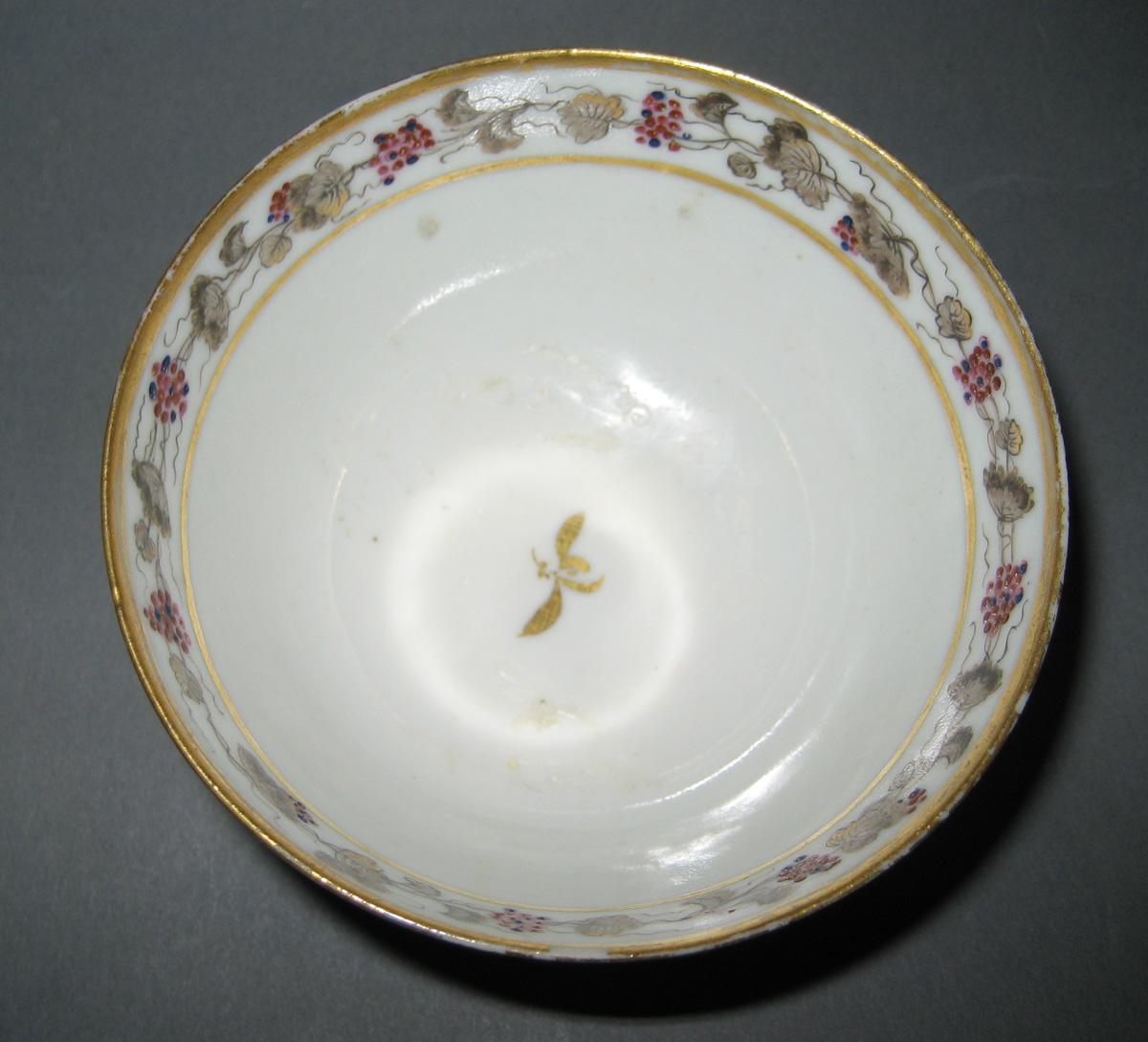 1966.0581.213 Porcelain Teabowl top view