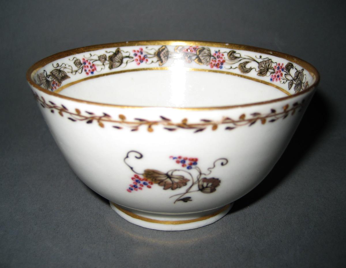 1966.0581.214 Porcelain Teabowl view 2