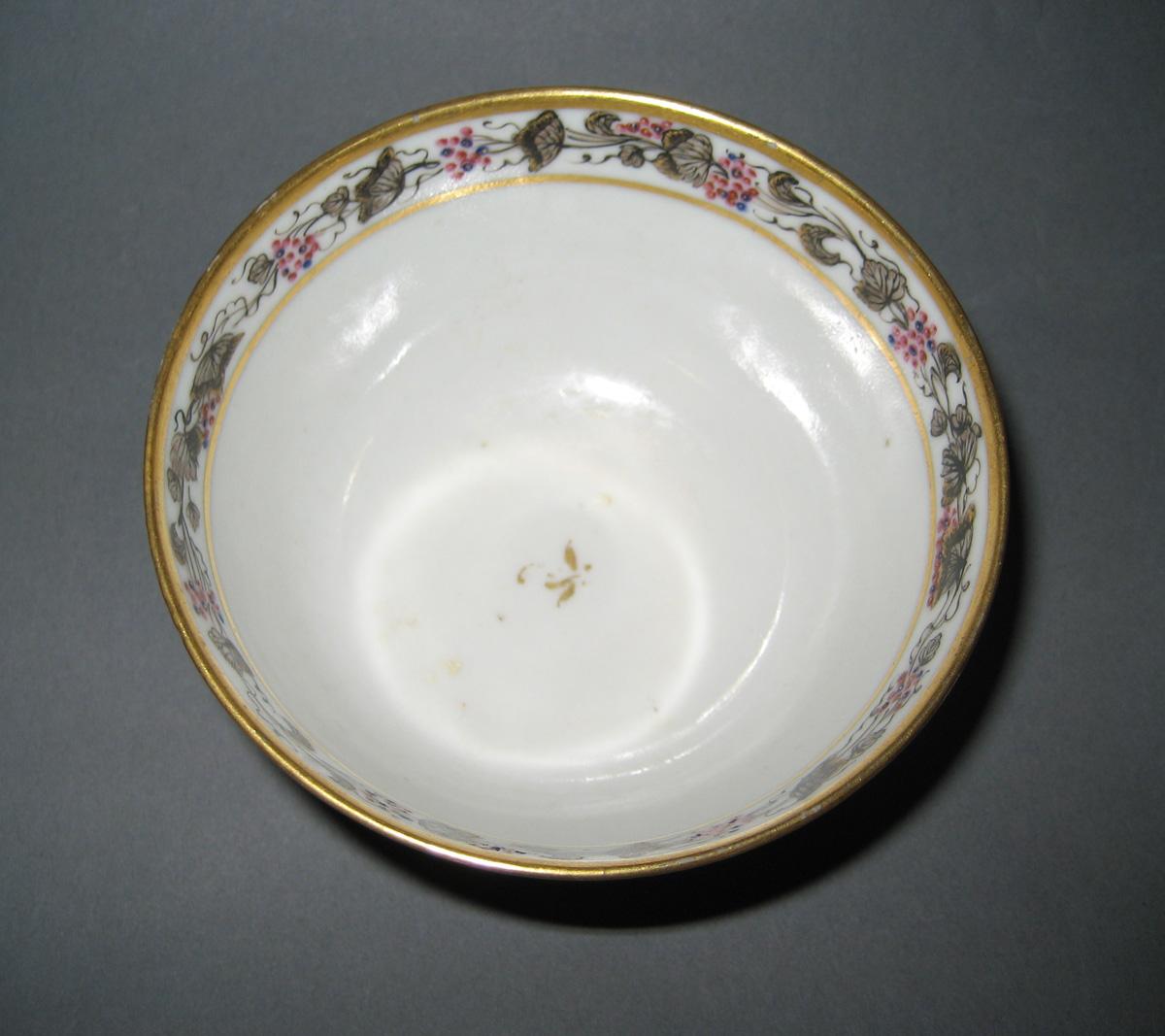 1966.0581.214 Porcelain Teabowl top view