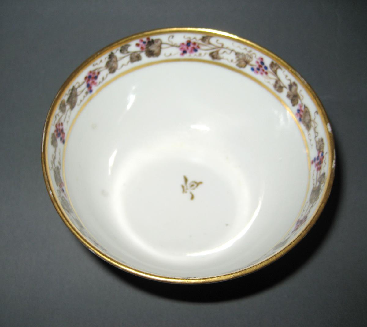 1966.0581.219 Porcelain Teabowl top view
