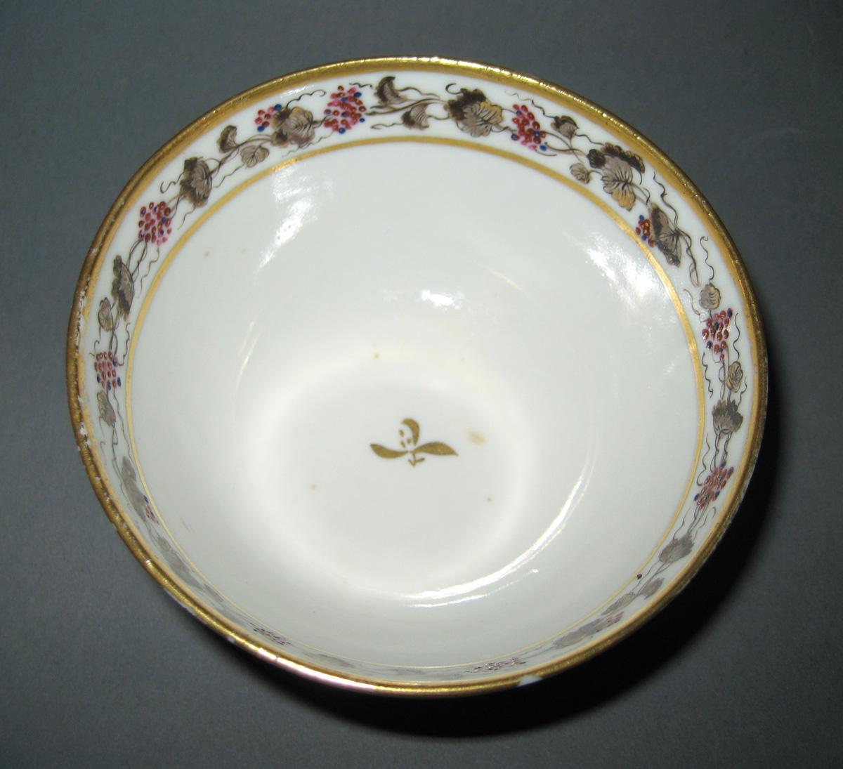 1966.0581.220 Porcelain Teabowl top view