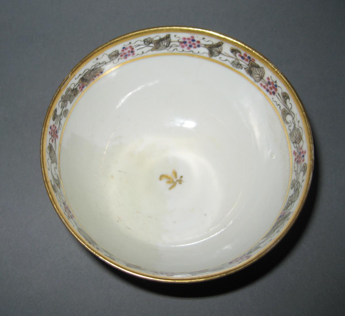 1966.0581.223 Porcelain Teabowl top view