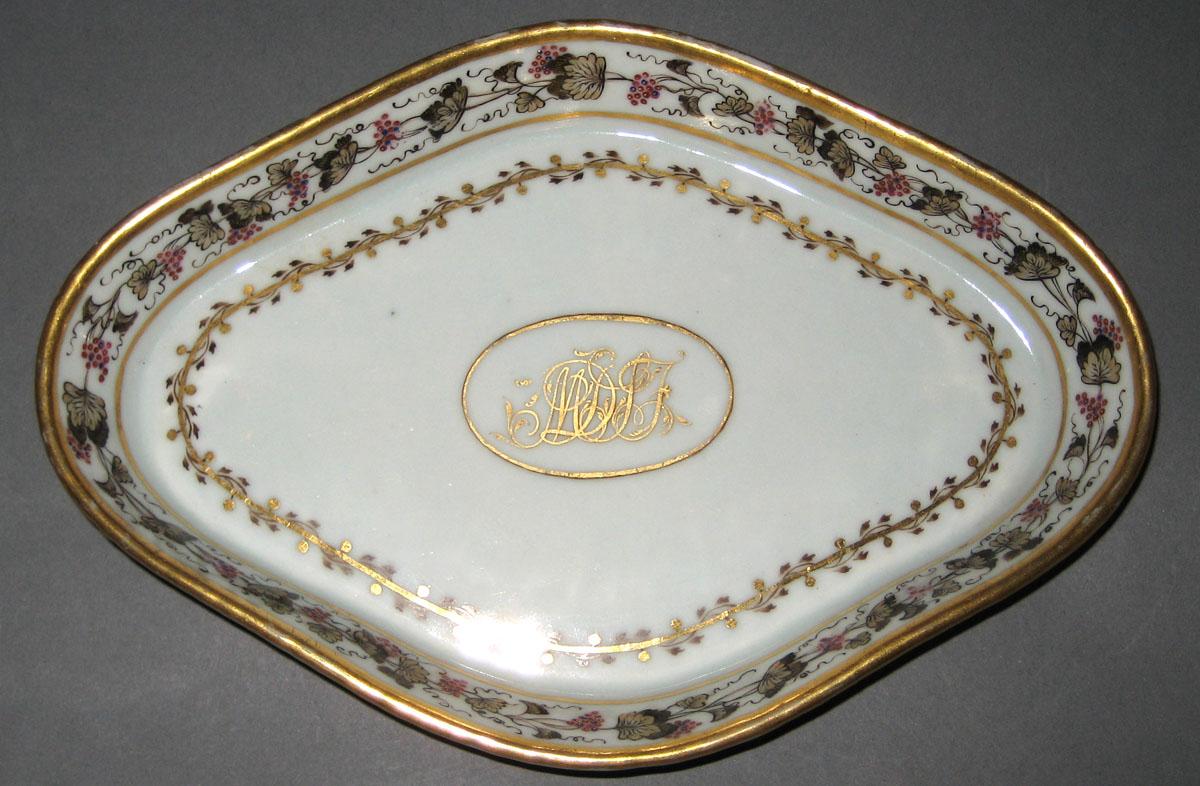 1966.0581.224 Porcelain Stand