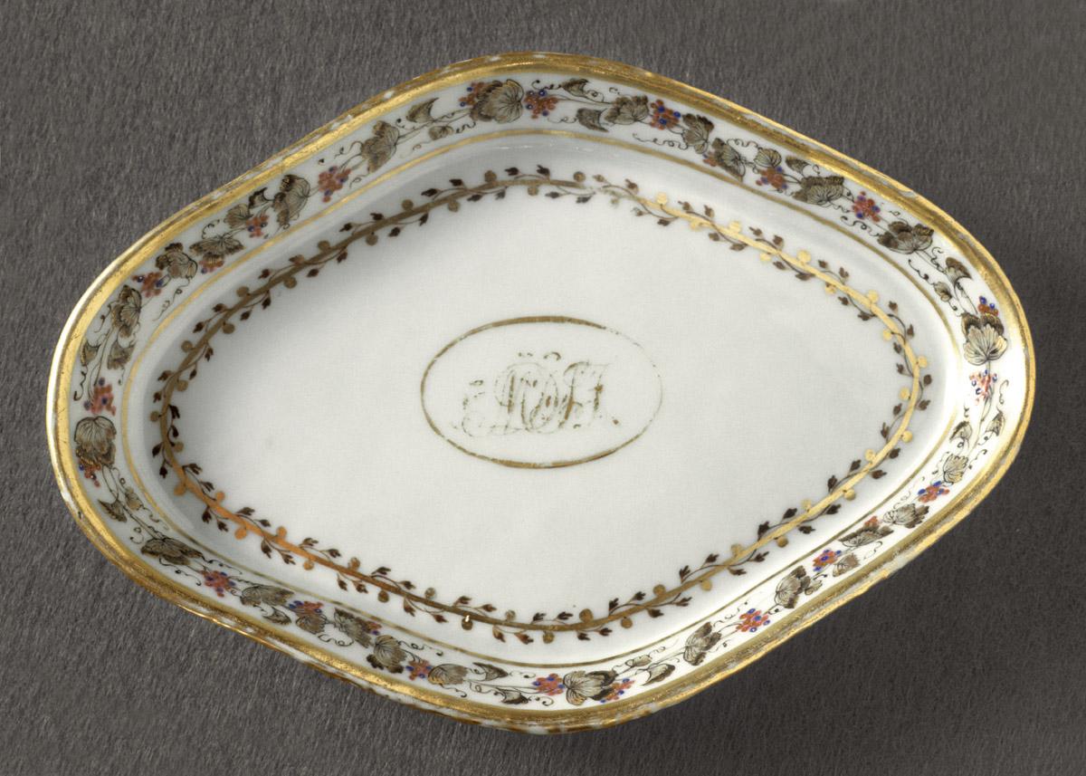 1966.0581.225 Dish, view 2