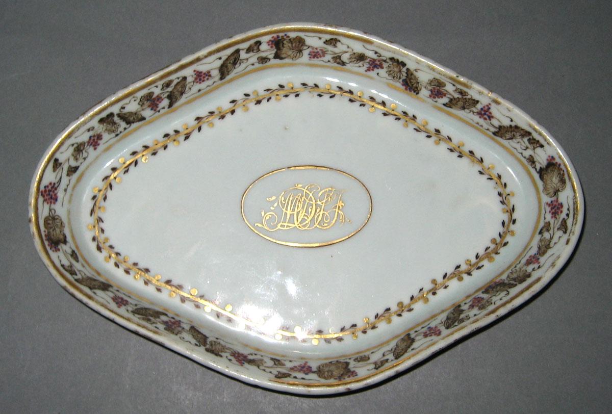 1966.0581.226 Porcelain Stand
