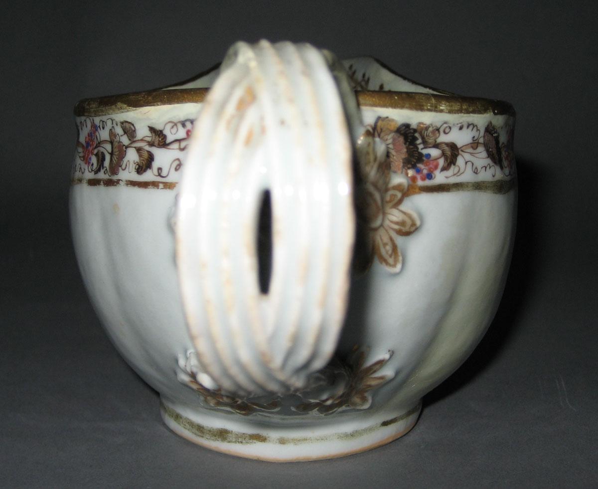 1966.0581.227 Porcelain Sauce Boat back