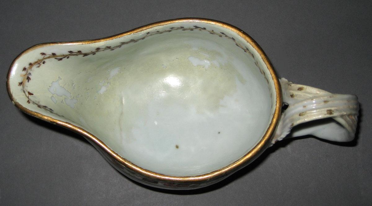 1966.0581.227 Porcelain Sauce Boat interior