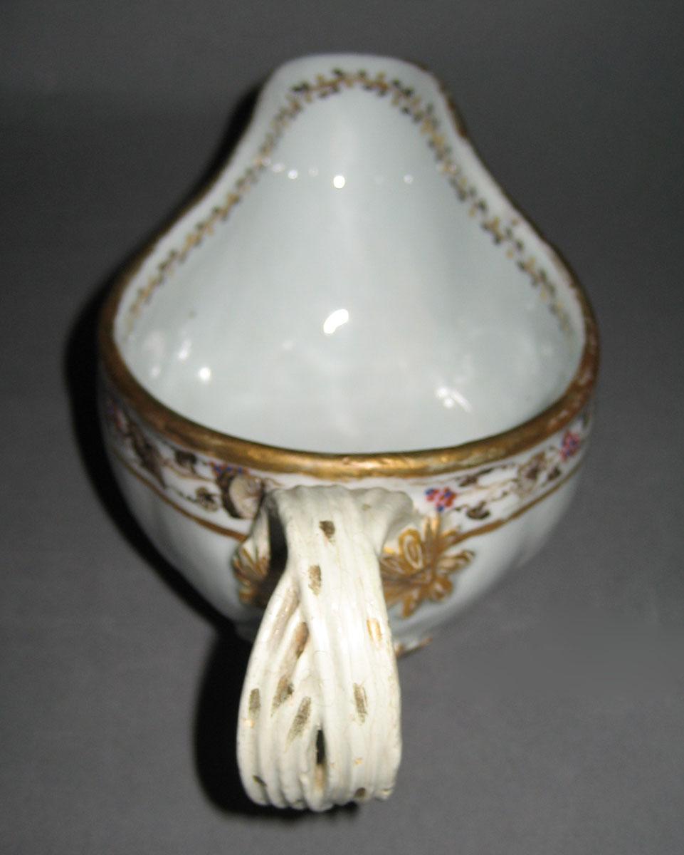 1966.0581.228 Porcelain Sauce Boat back