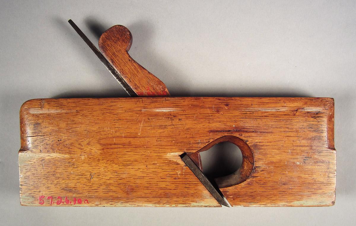 1957.0026.010 A-C, Rabbet plane, overall side 1