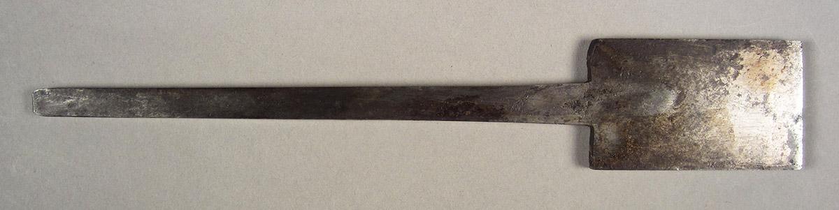 1957.0026.010 A-C, Rabbet plane, blade side 2