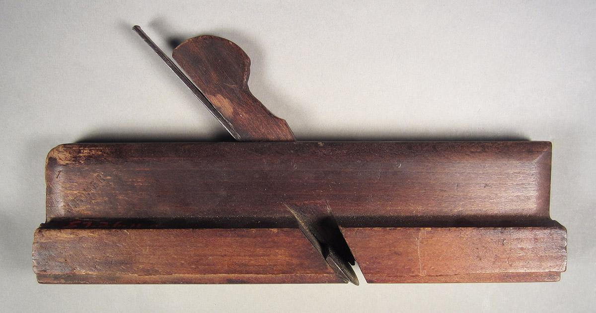 1957.0026.011 A-C, Round plane, side 1