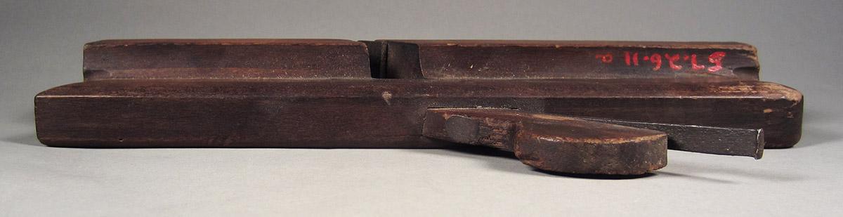 1957.0026.011 A-C, Round plane, top