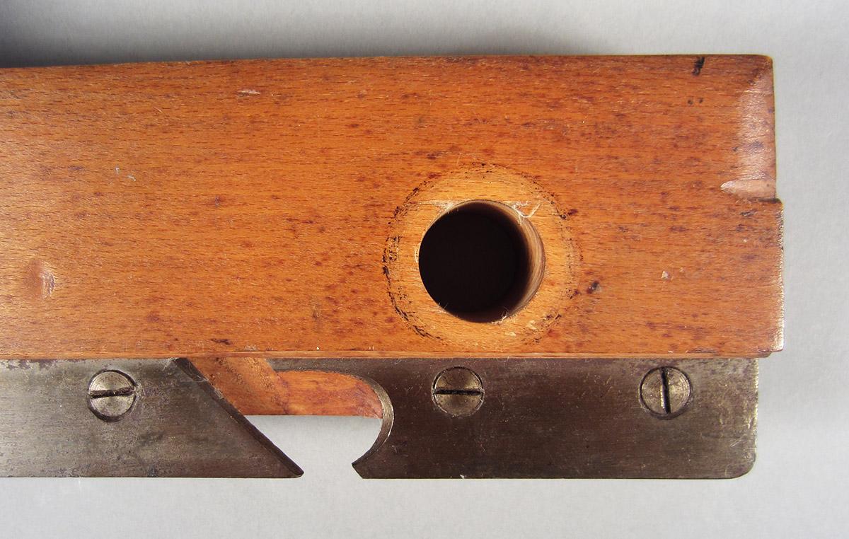 1957.0026.014 Plow plane, stock detail