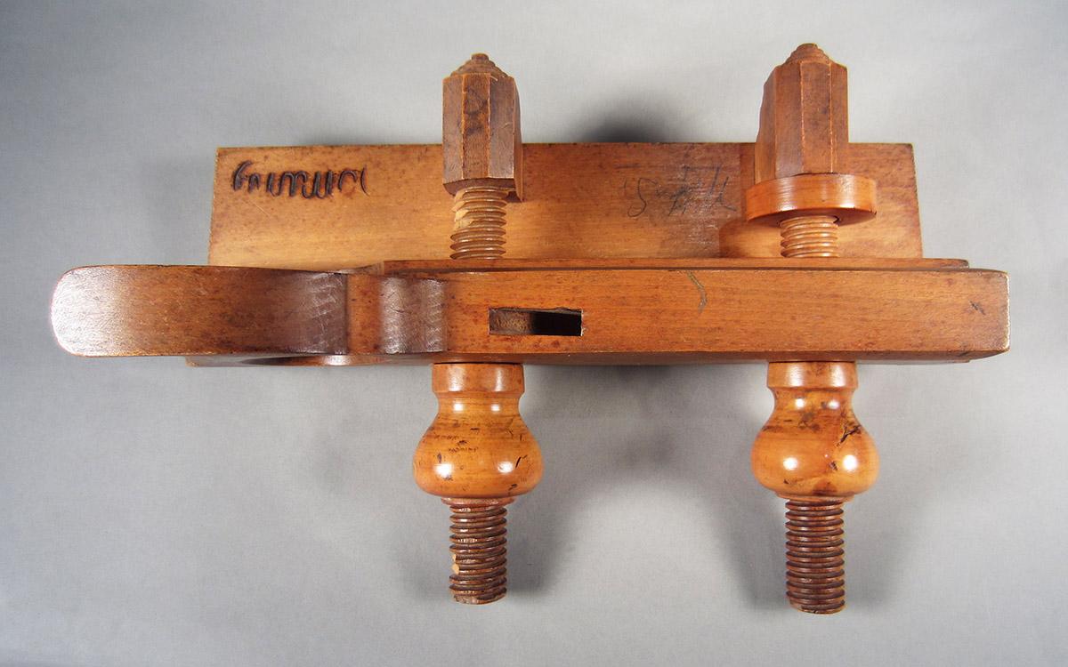 1957.0026.014 Plow plane, overall top