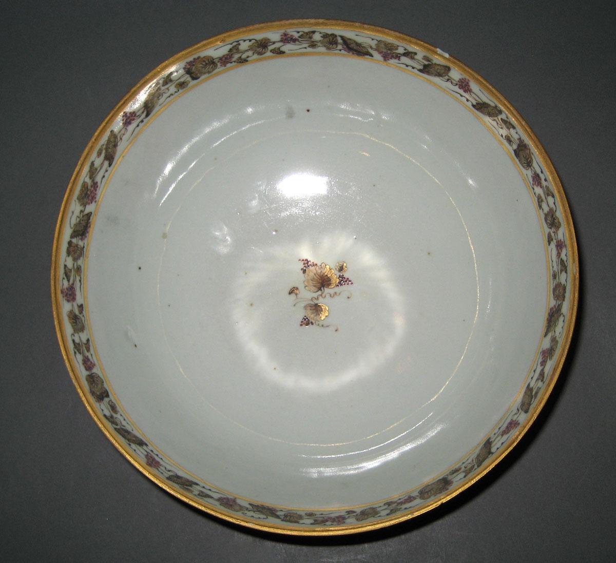 1966.0581.298 Bowl interior view