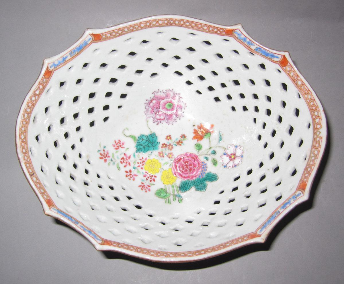 1966.0585 A Porcelain basket