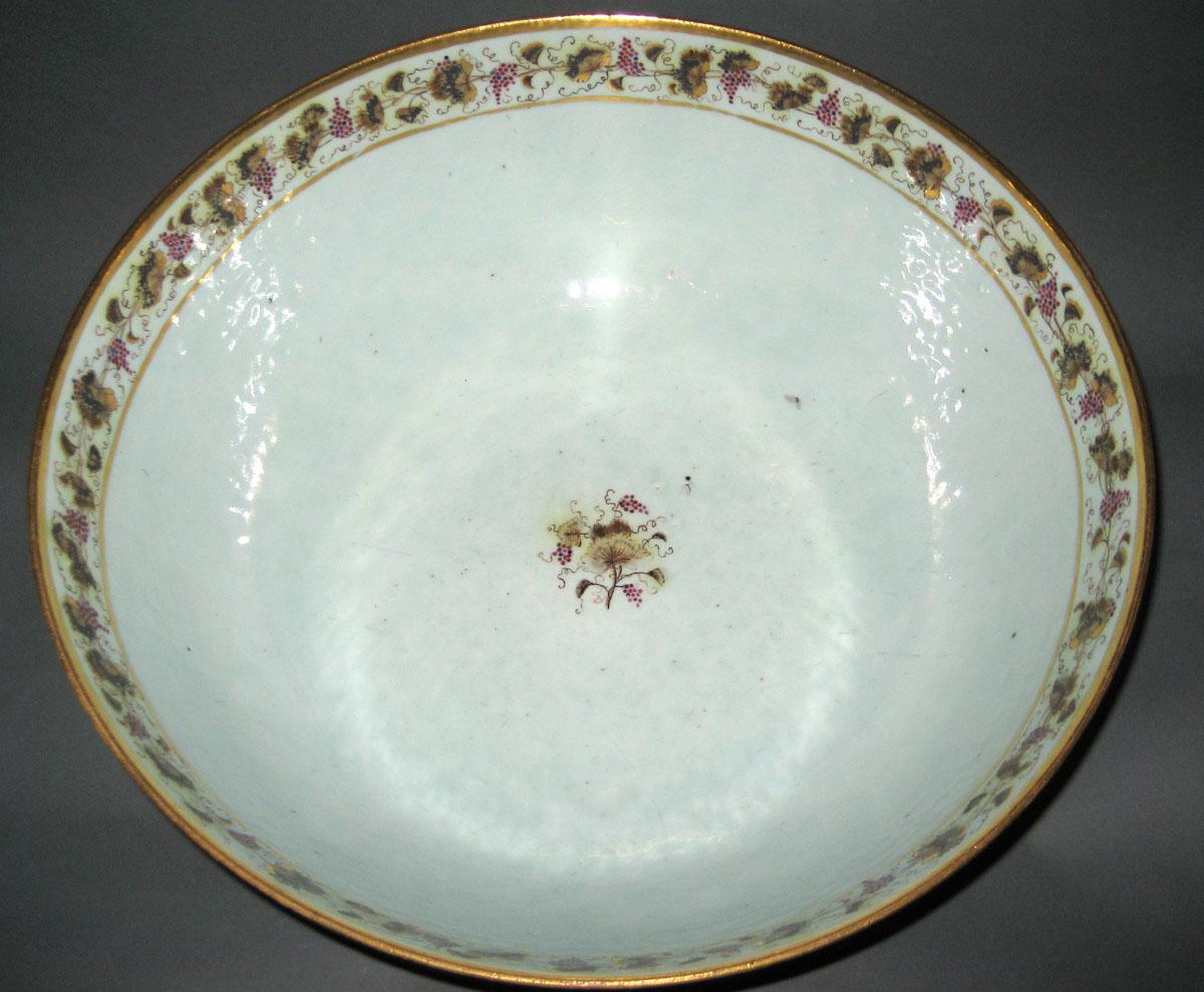 1966.0587.001 Punch Bowl interior