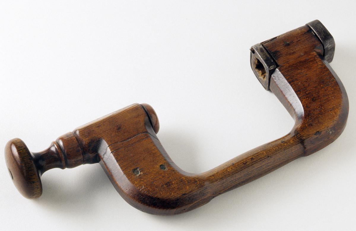 1957.0026.018 Brace