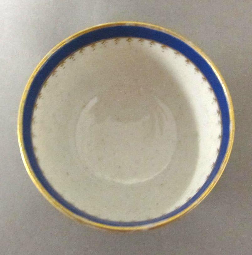 1966.0591.005 Porcelain teabowl top retake