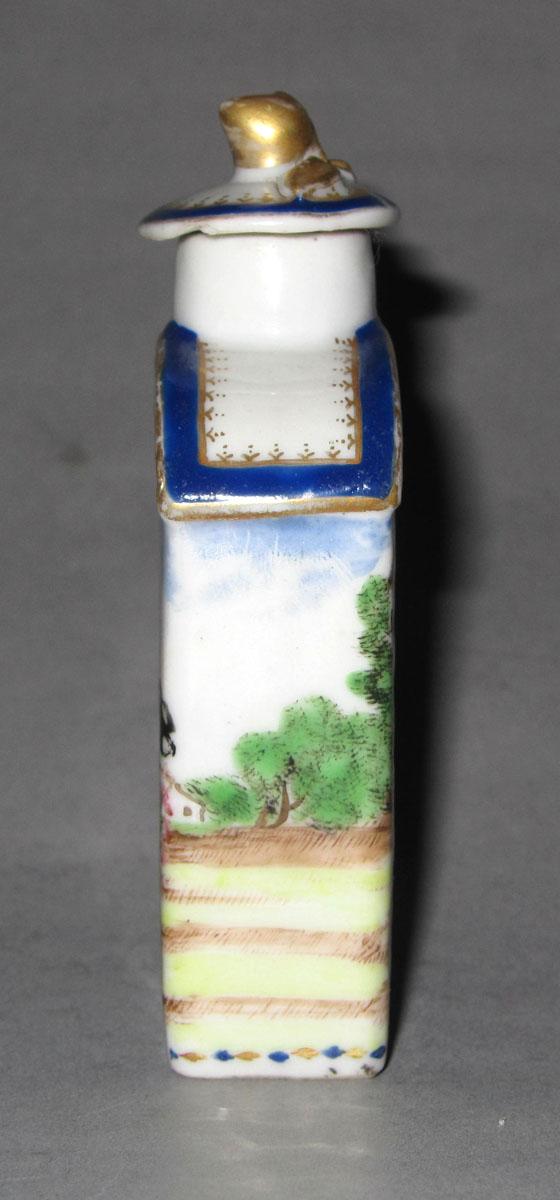 1966.0591.007 A,B Porcelain tea cannister side