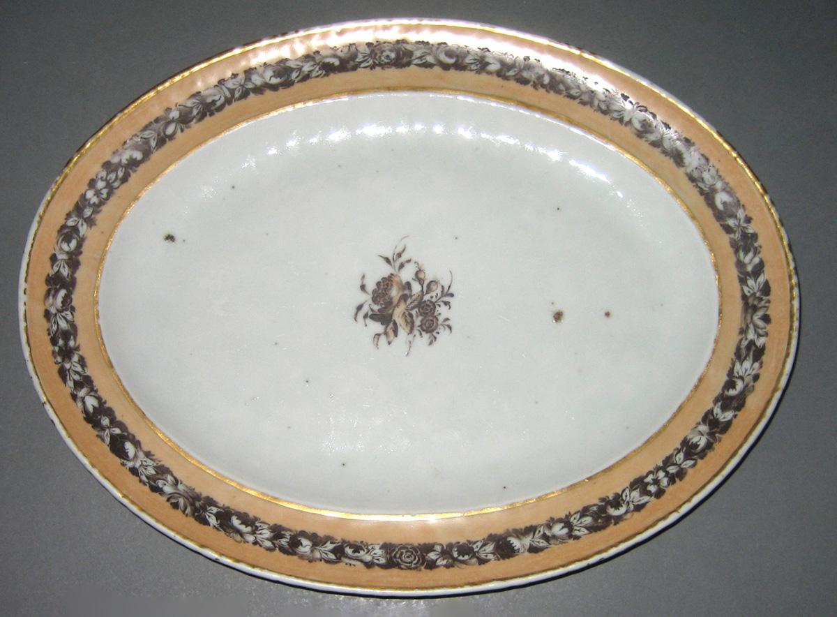 1966.0593.008 Porcelain Tureen Stand