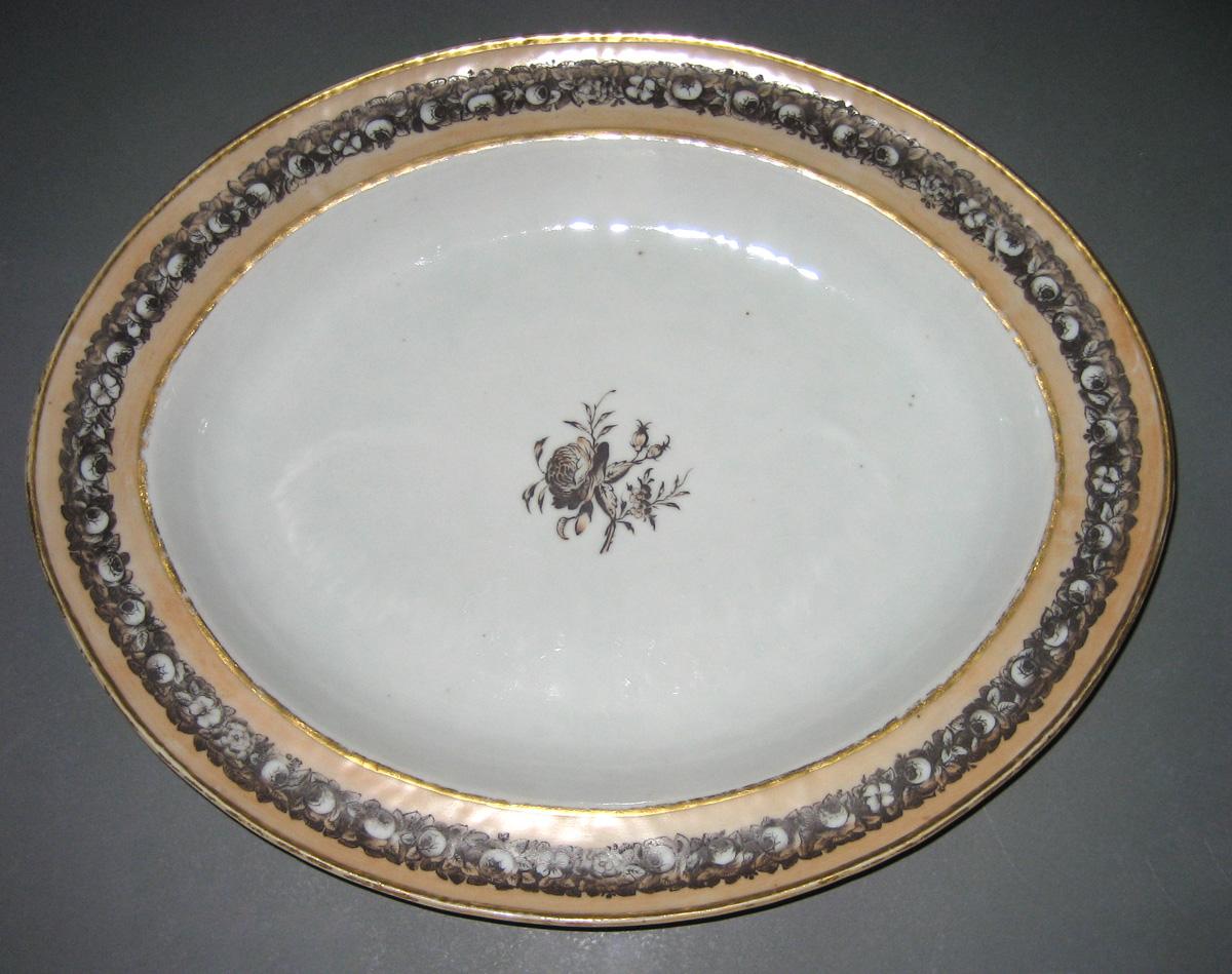 1966.0593.010 Porcelain Tureen Stand